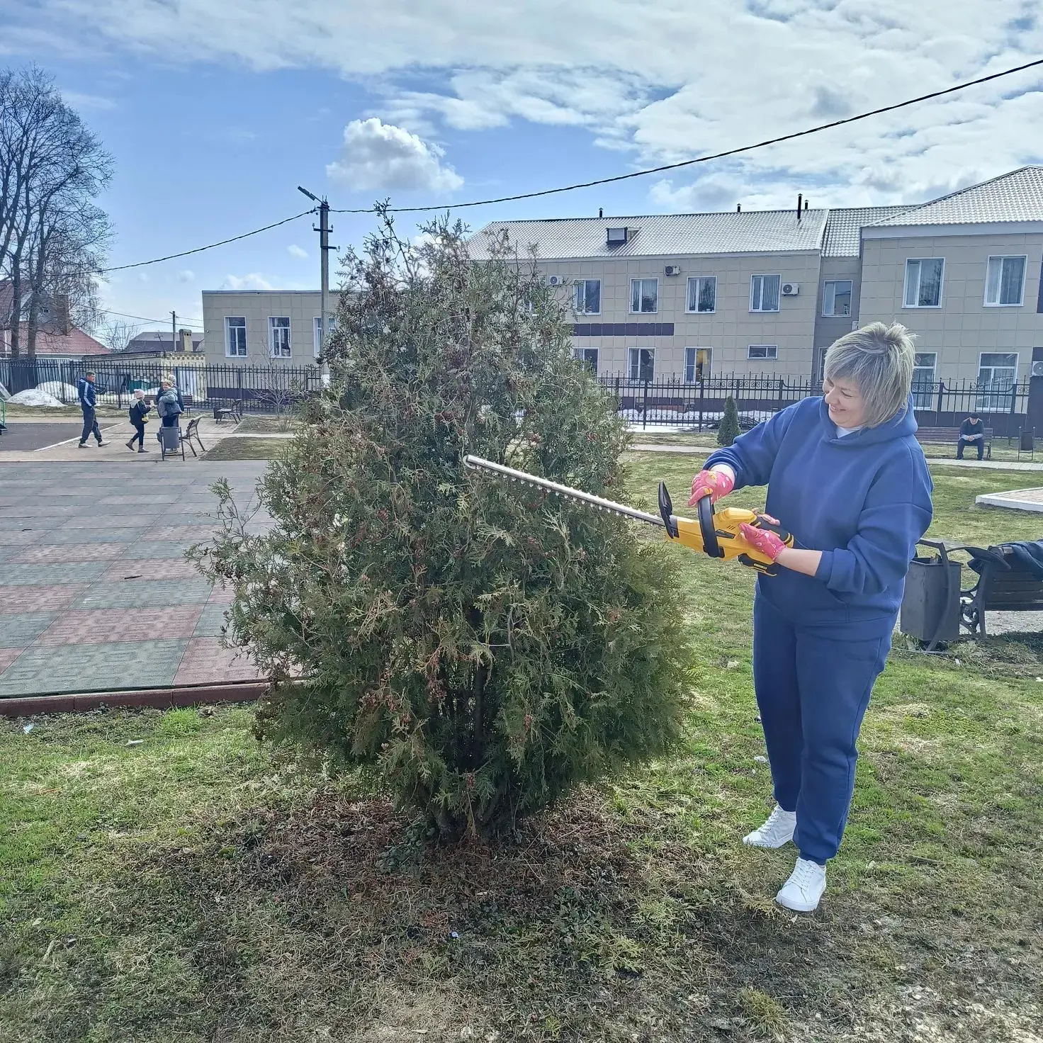 Субботник: вместе делаем мир чище!